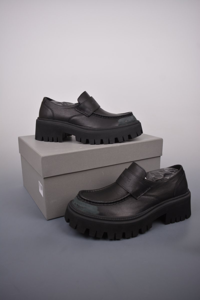 Balenciaga Tractor view