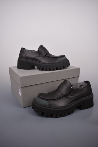 Balenciaga Tractor view 5