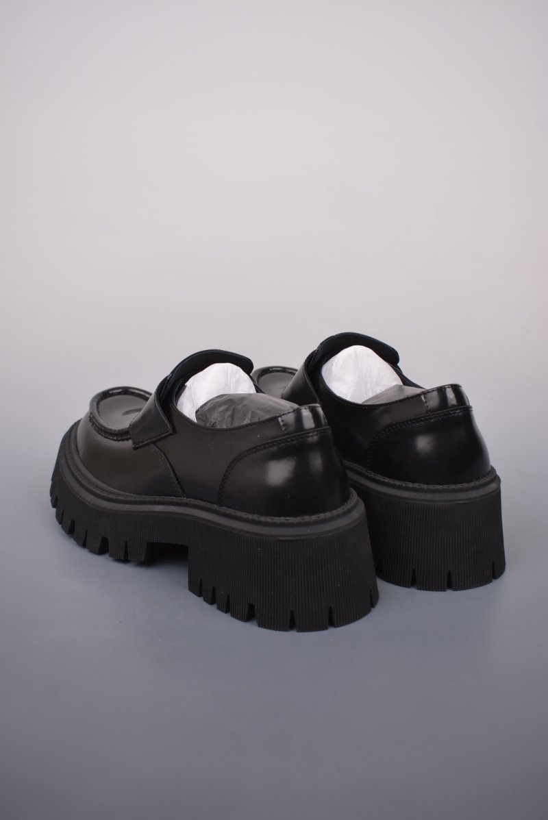 Balenciaga Tractor view
