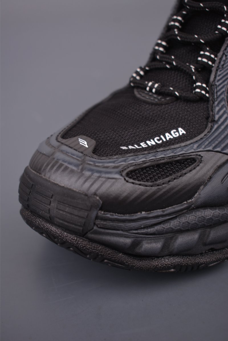 Balenciaga Triple S 2 view