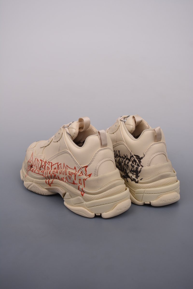 Balenciaga Triple S view