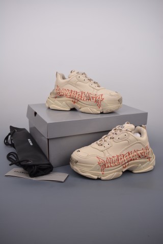 Balenciaga Triple S view 5