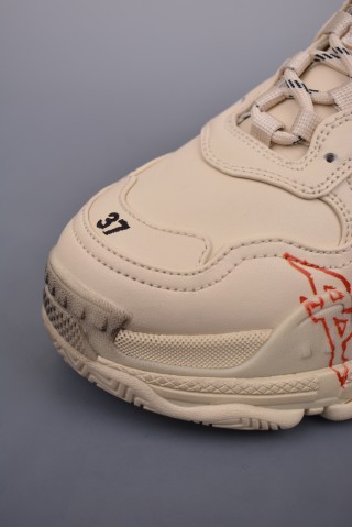 Balenciaga Triple S view 6