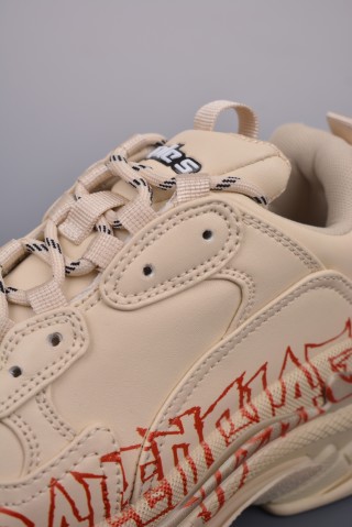 Balenciaga Triple S view 7