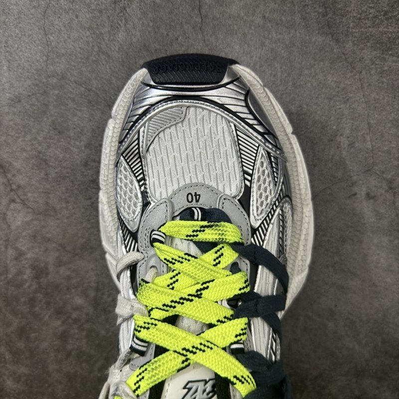Balenciaga 3XL Track view