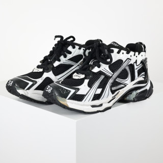Balenciaga S Runner view 1
