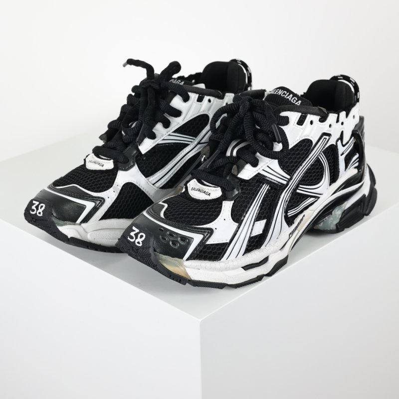 Balenciaga S Runner view
