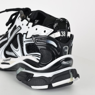 Balenciaga S Runner view 4