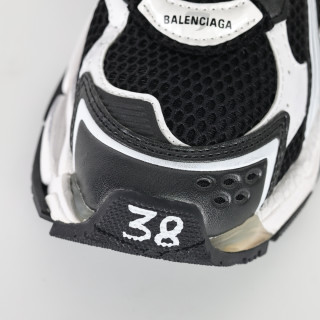 Balenciaga S Runner view 5