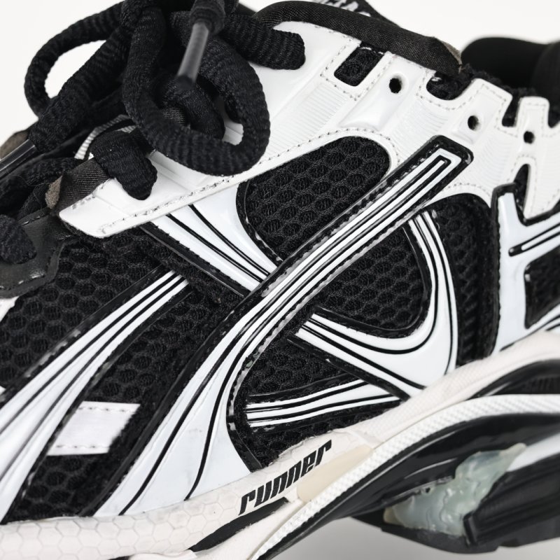 Balenciaga S Runner view