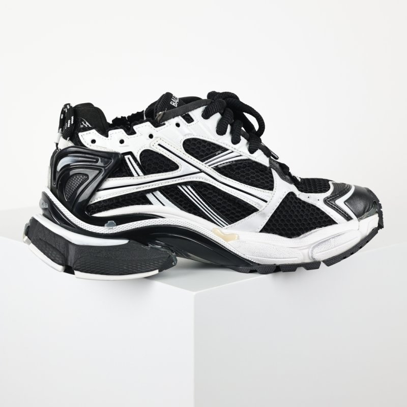 Balenciaga S Runner view