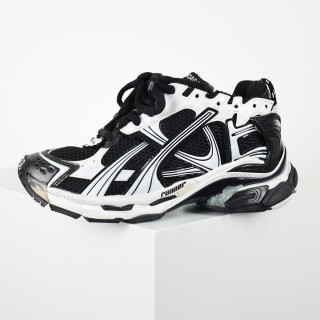 Balenciaga S Runner view 9