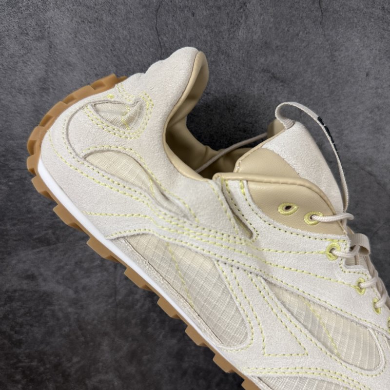 Bottega Veneta Orbit Flash view
