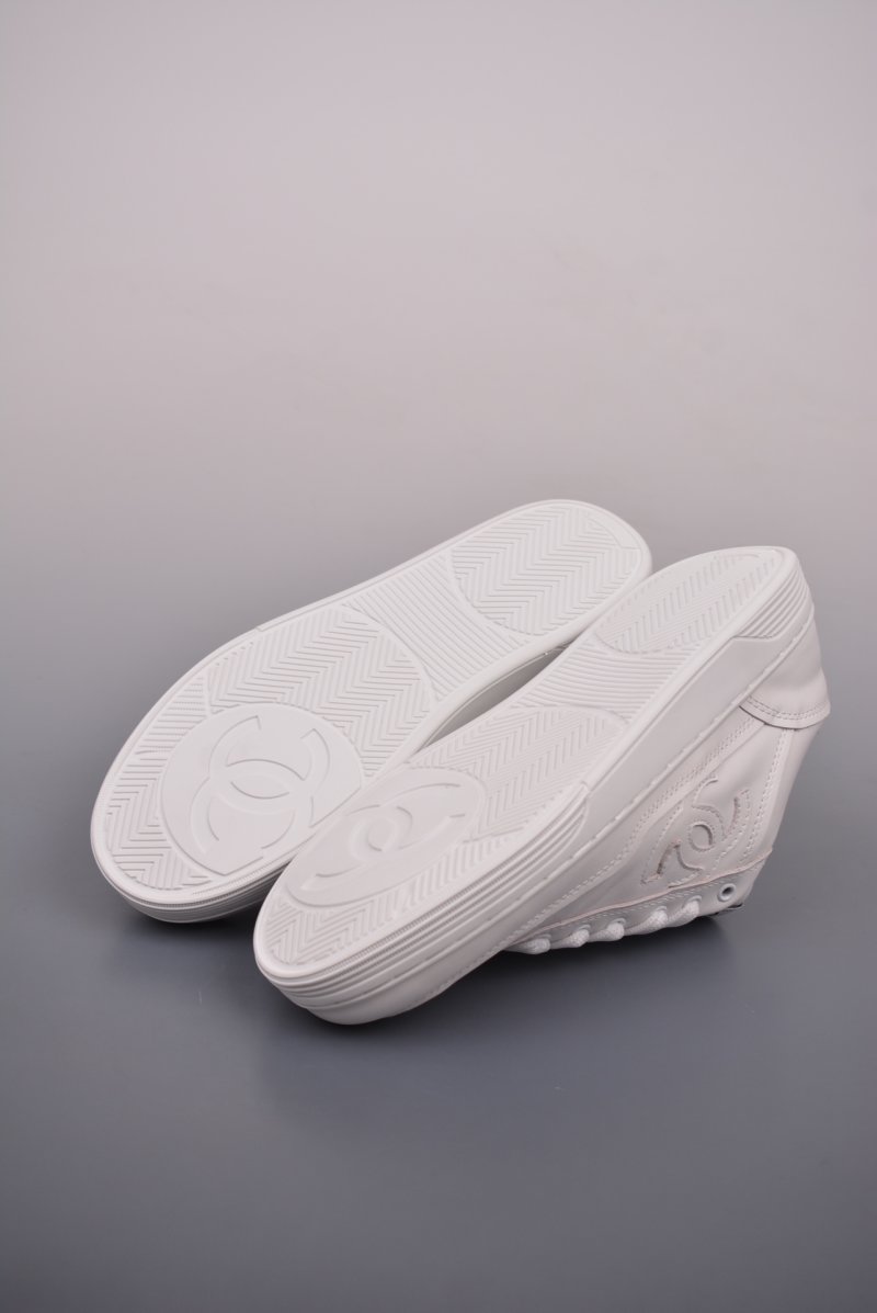 Chanel Banx 'Panda' view
