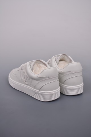 Chanel Low-Top Sneaker 'Black / White / Red' view 2