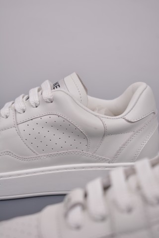 Chanel Low-Top Sneaker 'Black / White / Red' view 8