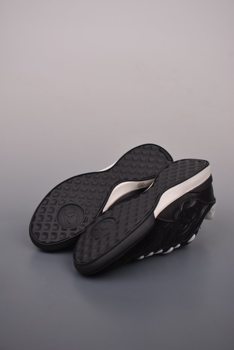 Chanel 24A Training Shoe view