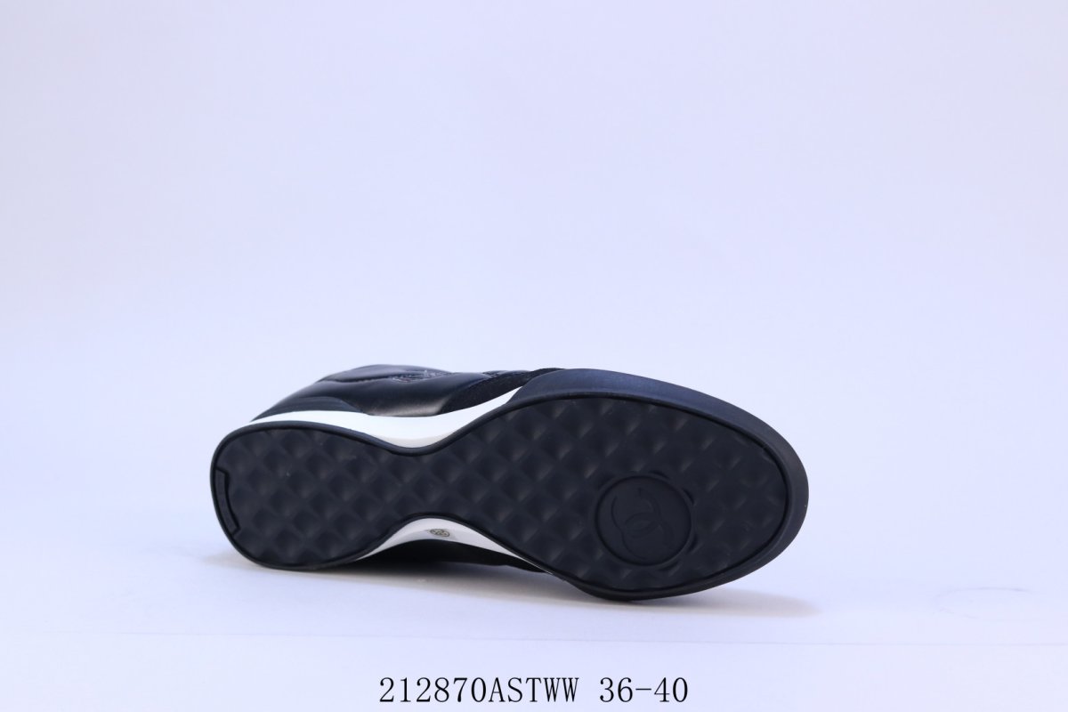 Chanel 25S Training Shoe view