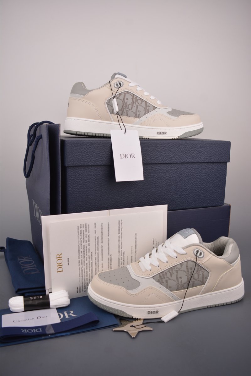 Dior B27 'CD Icon' view