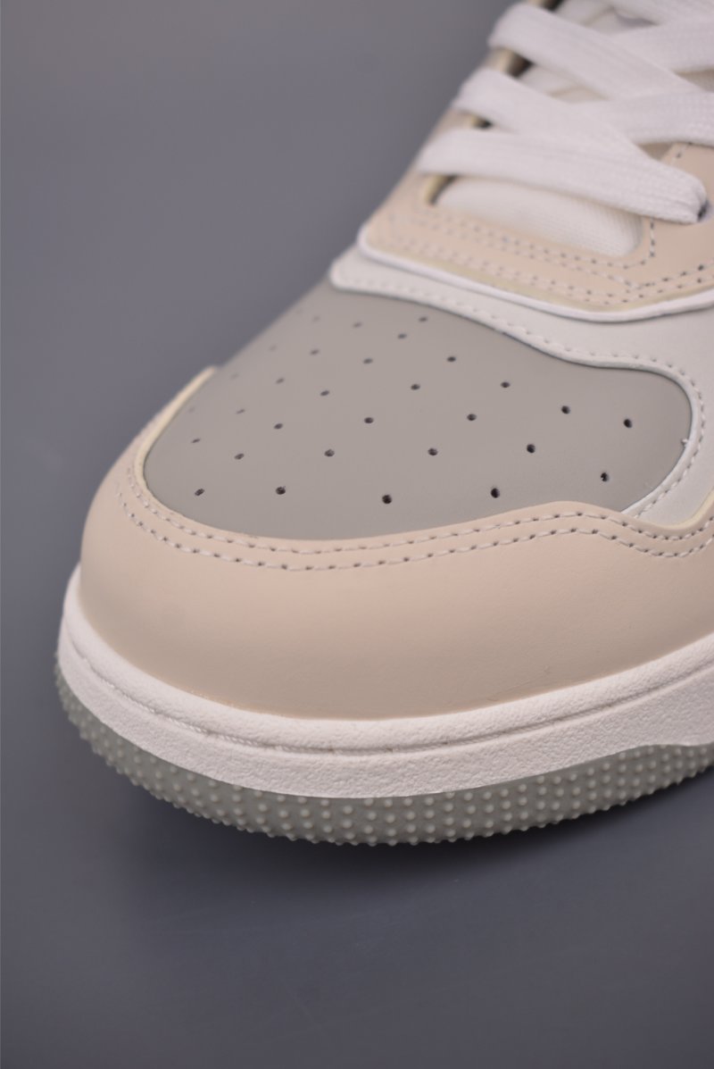 Dior B27 'CD Icon' view