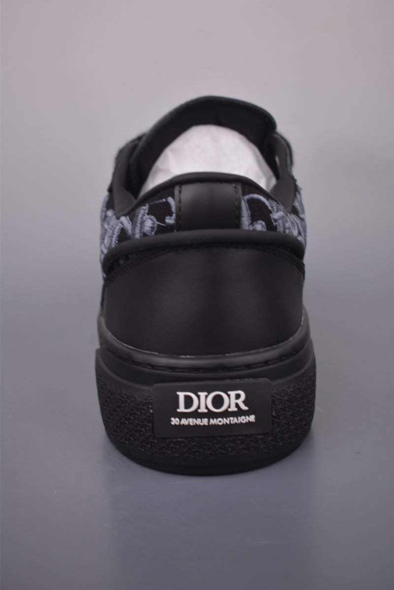 Dior B33 '30 Avenue Montaigne' view