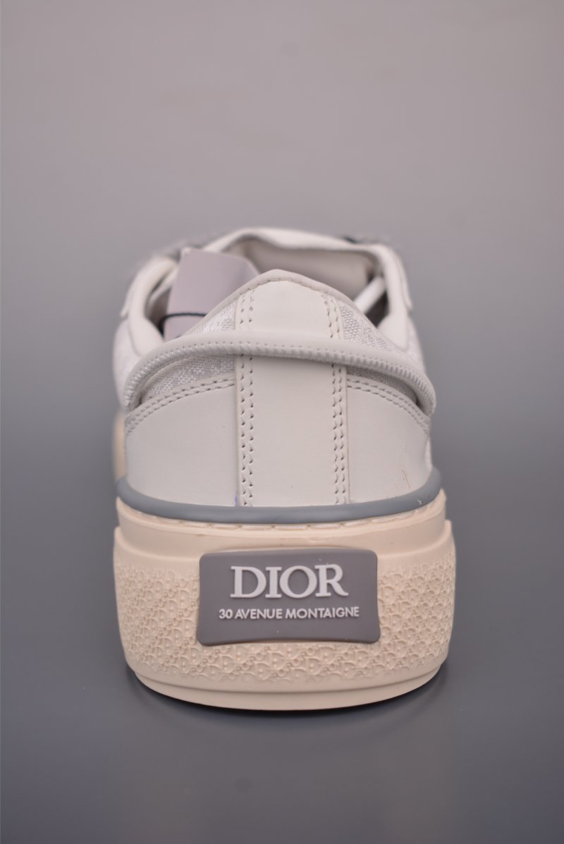 Dior B33 '30 Avenue Montaigne' view