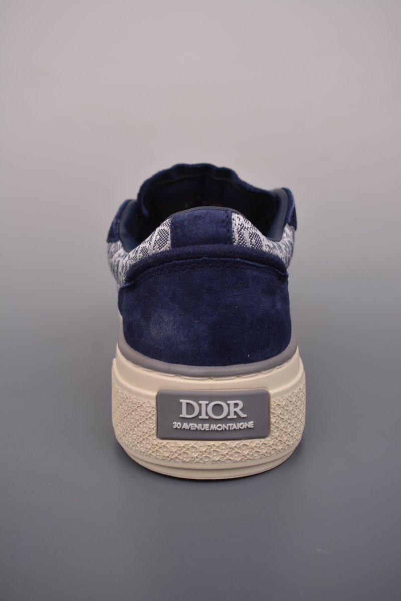 Dior B33 '30 Avenue Montaigne' view