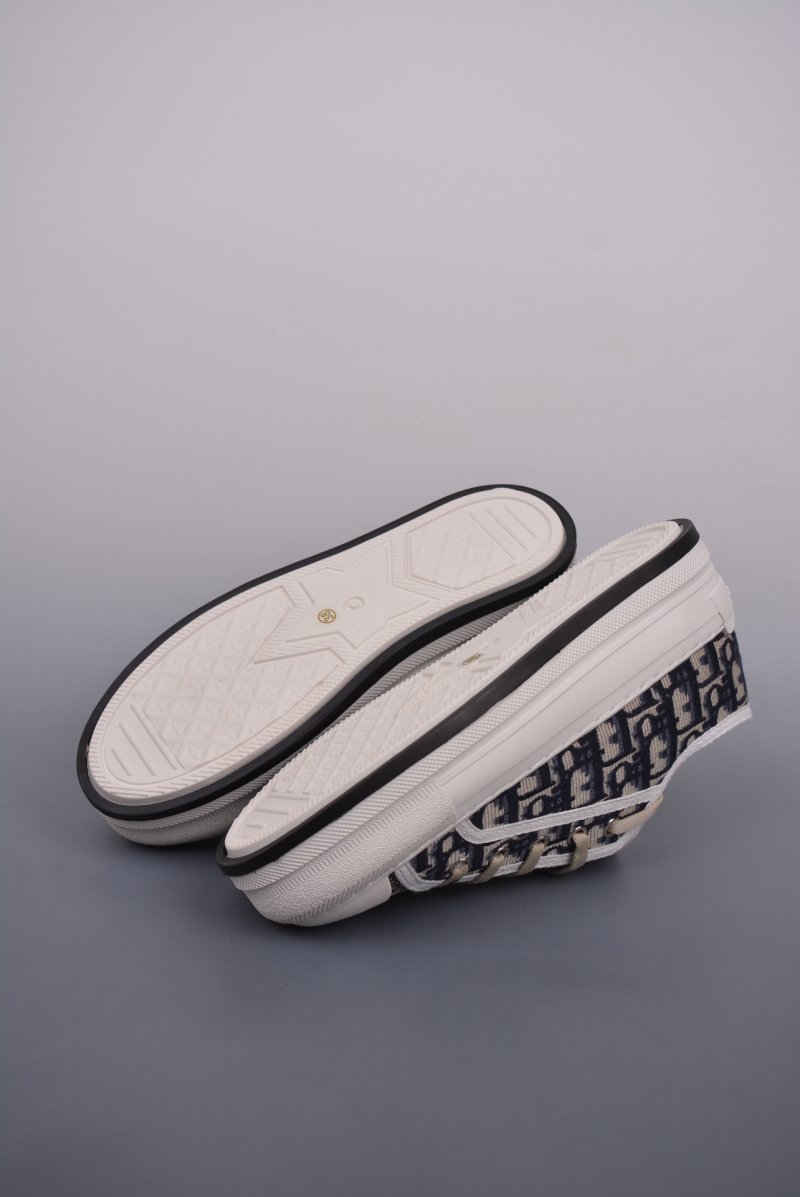 Dior Walk'n'Dior 'Oblique' view