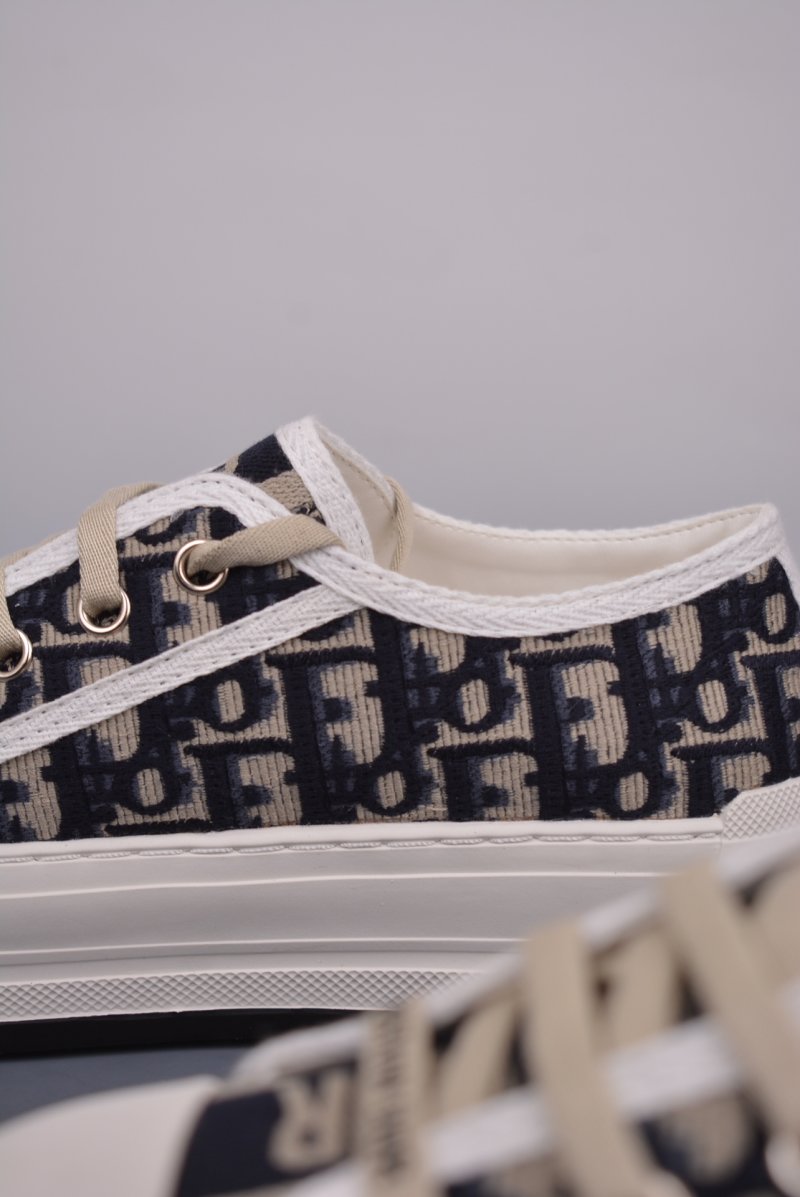 Dior Walk'n'Dior 'Oblique' view