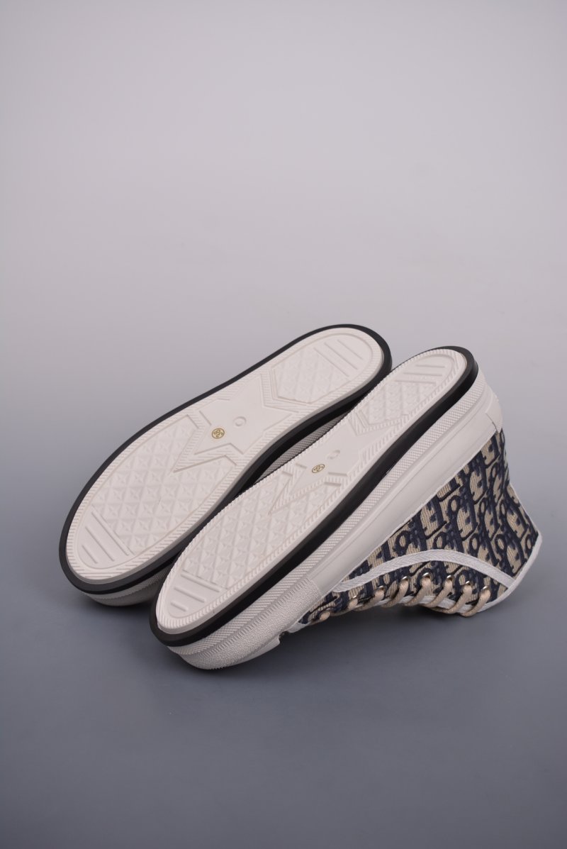 Dior Walk'n'Dior 'Oblique' view