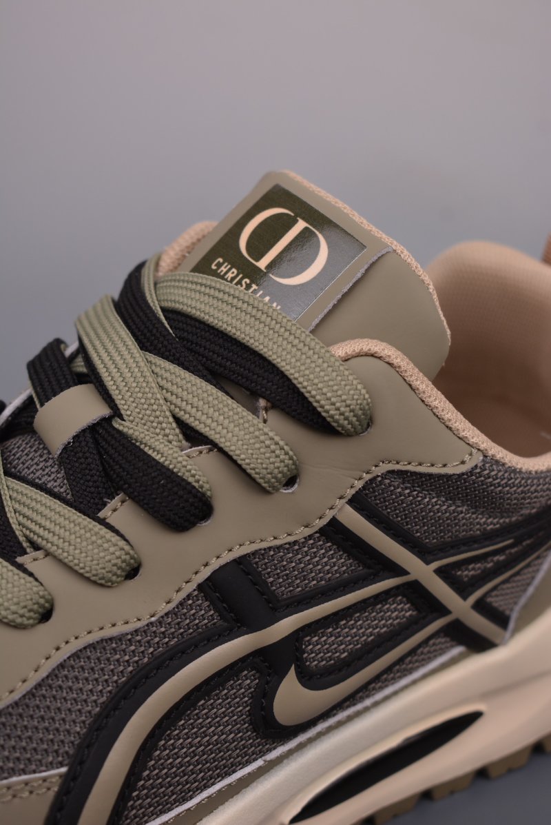 Dior B22 SS view