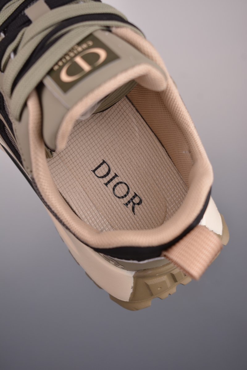 Dior B22 SS view