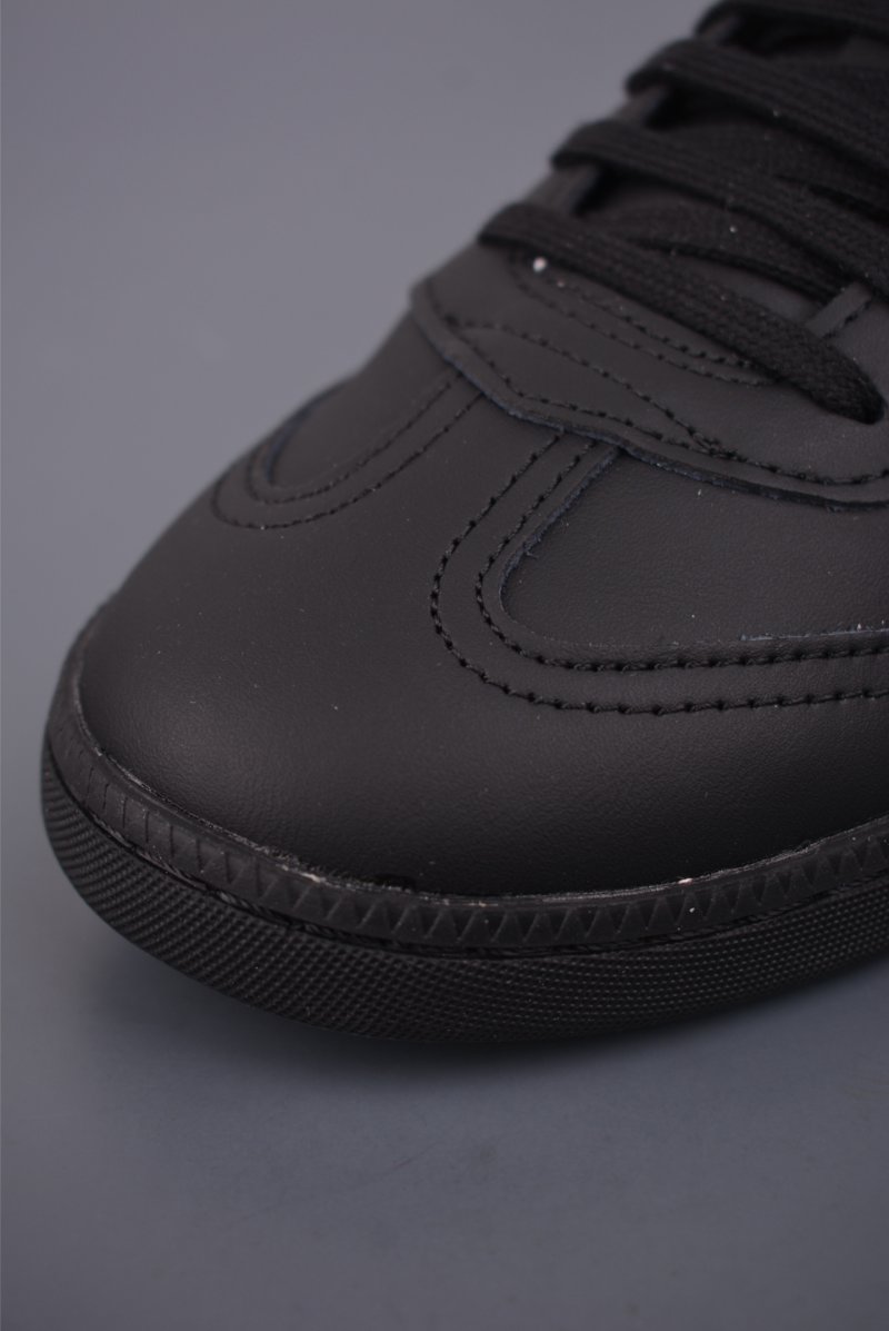 Dior B01 Matchpoint 'CD Icon' view