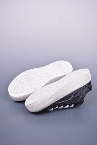 Dior B23 view 3