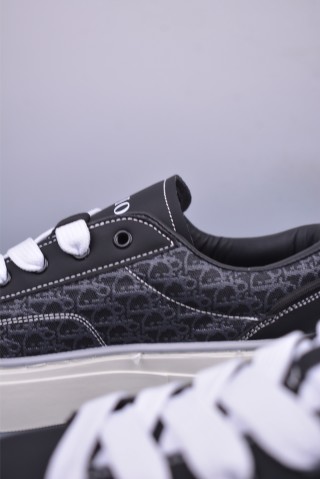 Dior B23 view 8