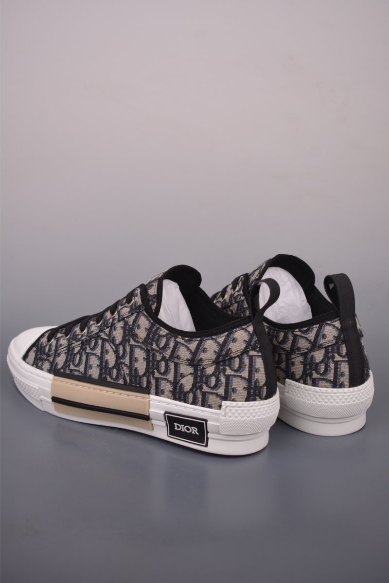 Dior B23 'CD Oblique' view