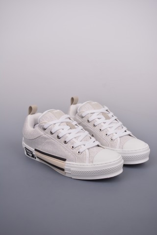 Dior B23 'Oblique' 'White' view 1
