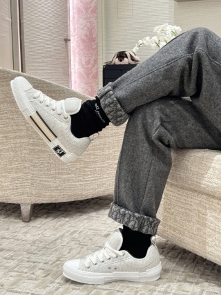 Dior B23 Oblique view 9
