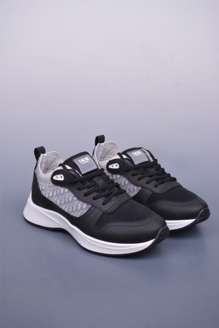 Dior B25 Runner 'Black / White' view 1
