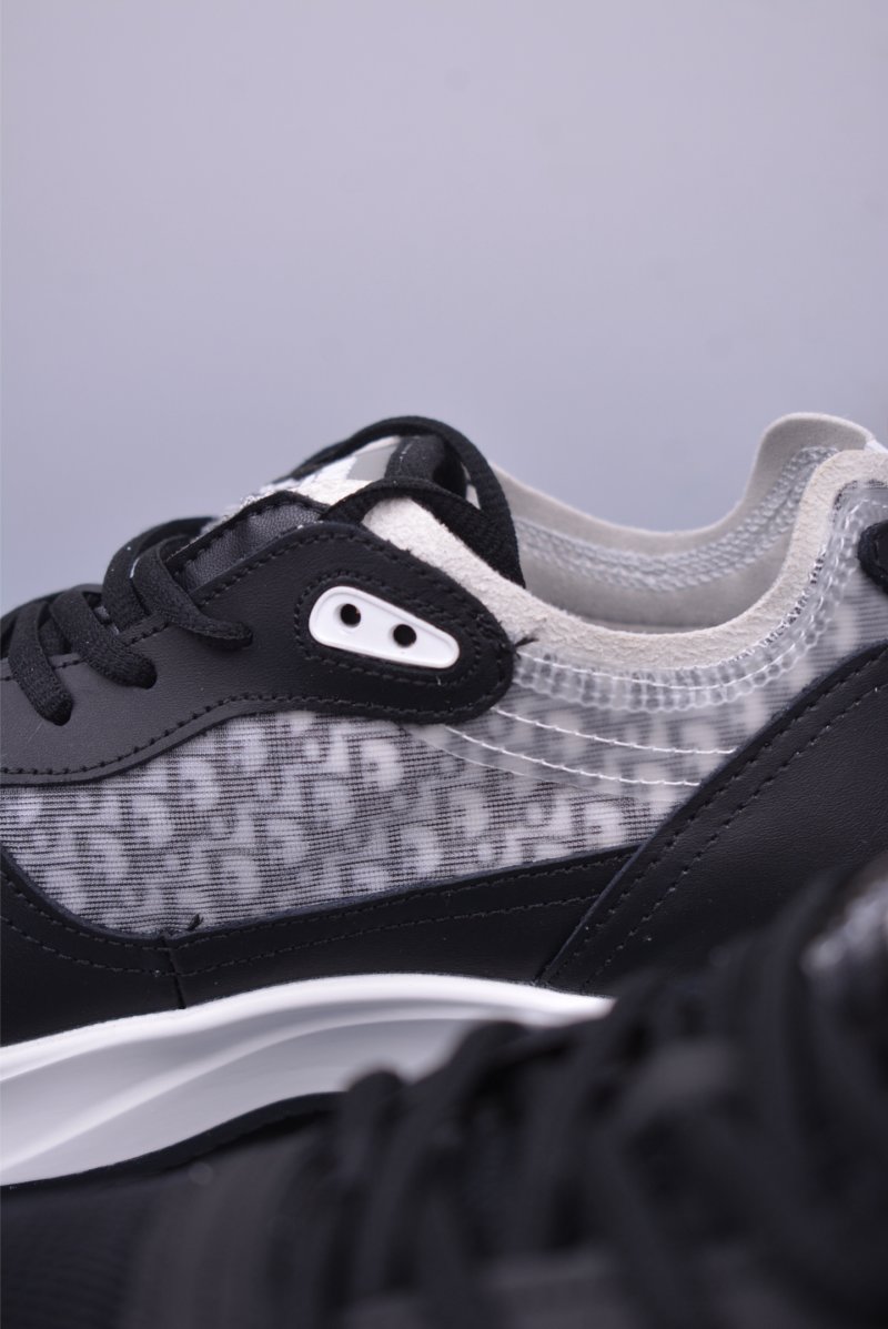Dior B25 Runner 'Black / White' view