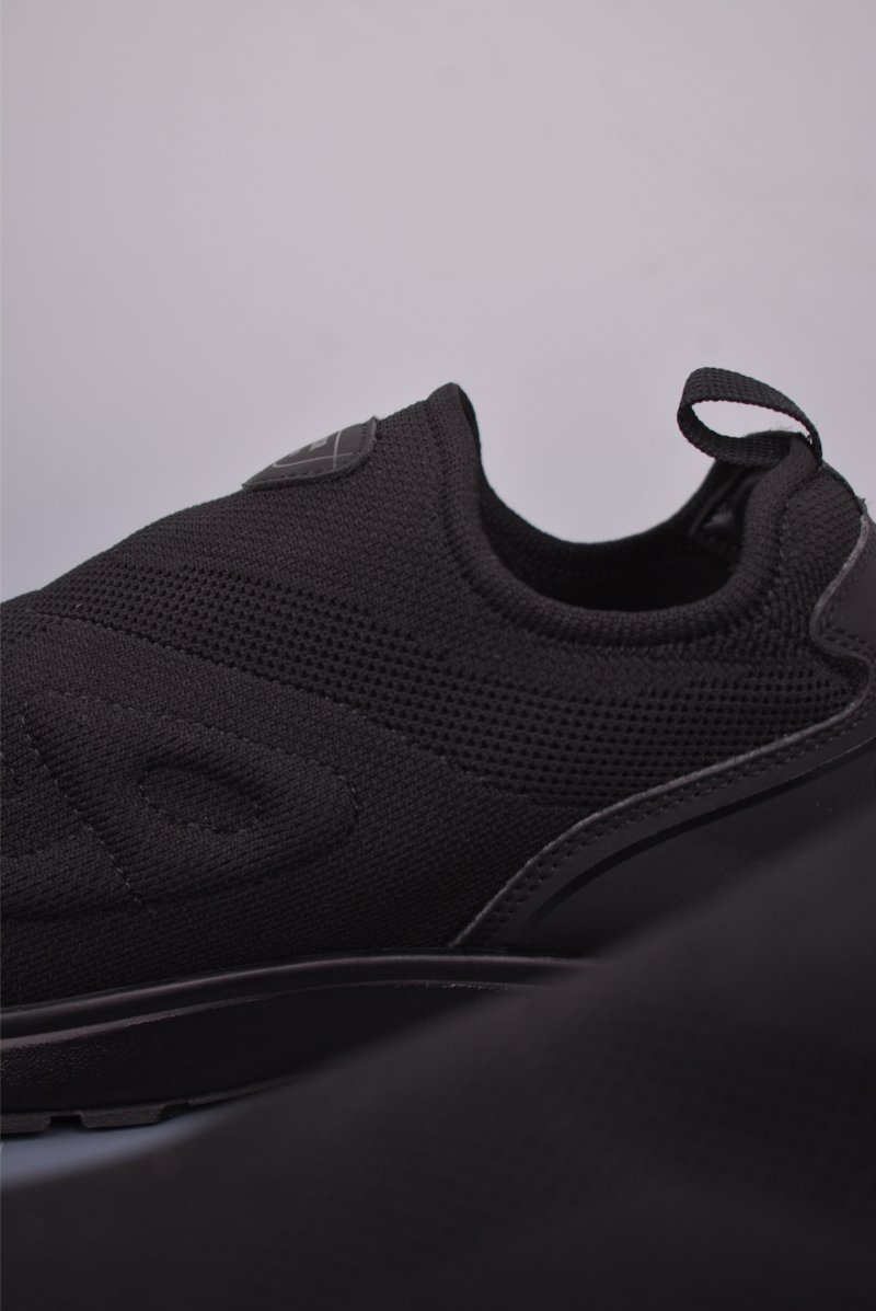 Dior B30 view