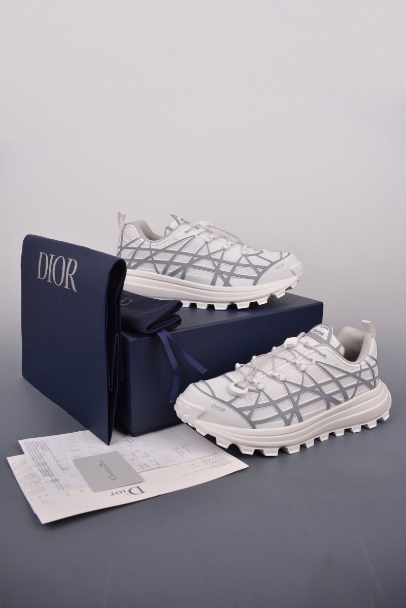 Dior B31 'White' view