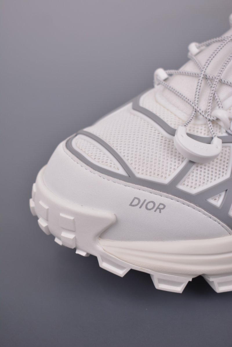 Dior B31 'White' view