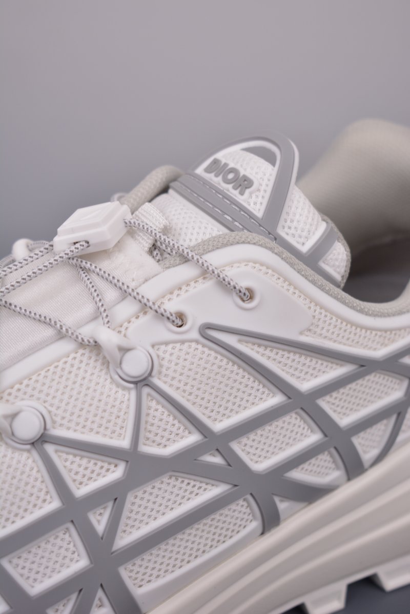 Dior B31 'White' view