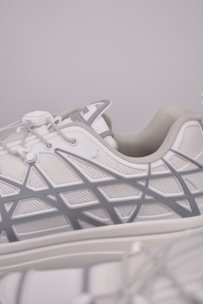 Dior B31 'White' view