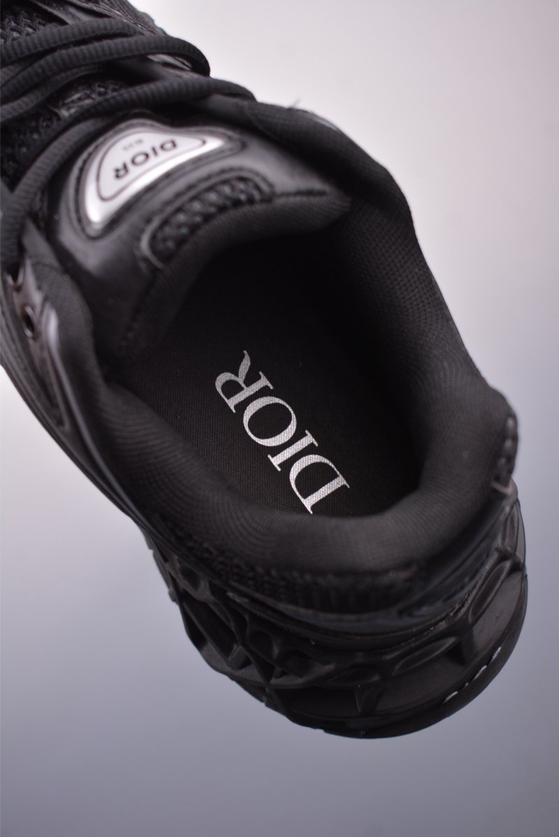 Dior B35 Cosmo view