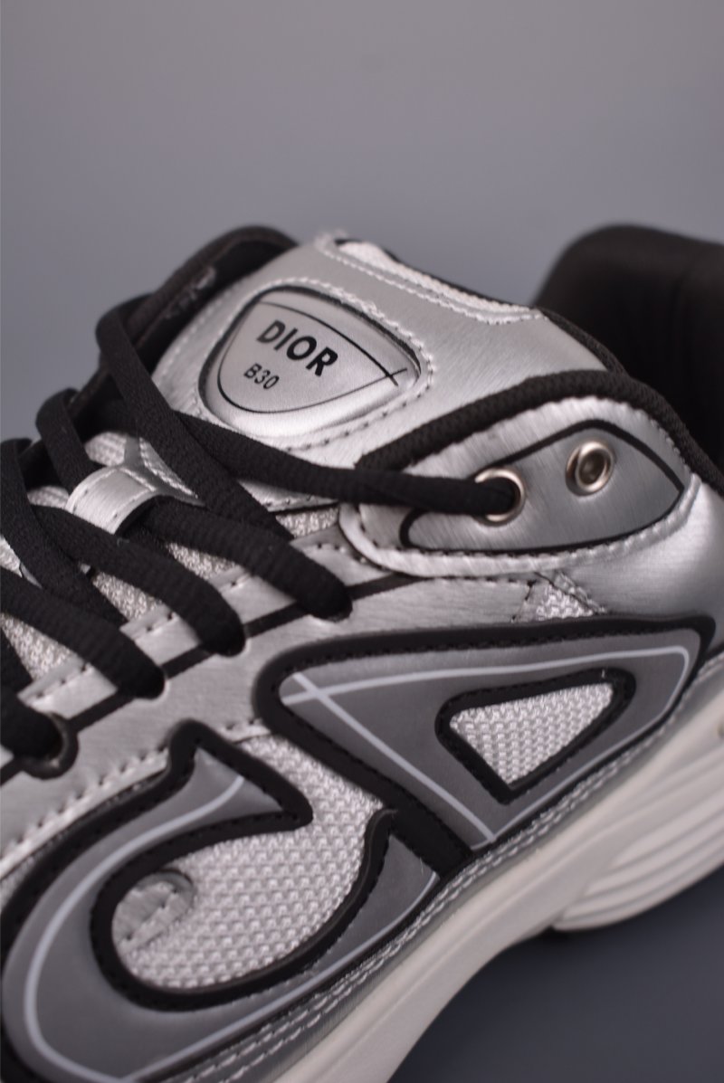 Dior B30 'Black / White' view