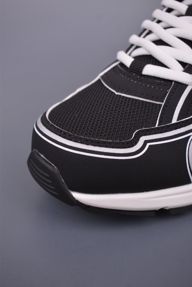 Dior B30 'Black / White' view