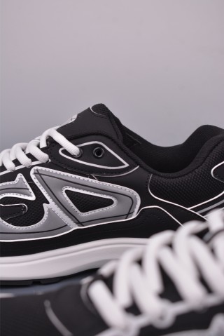 Dior B30 'Black / White' view 17