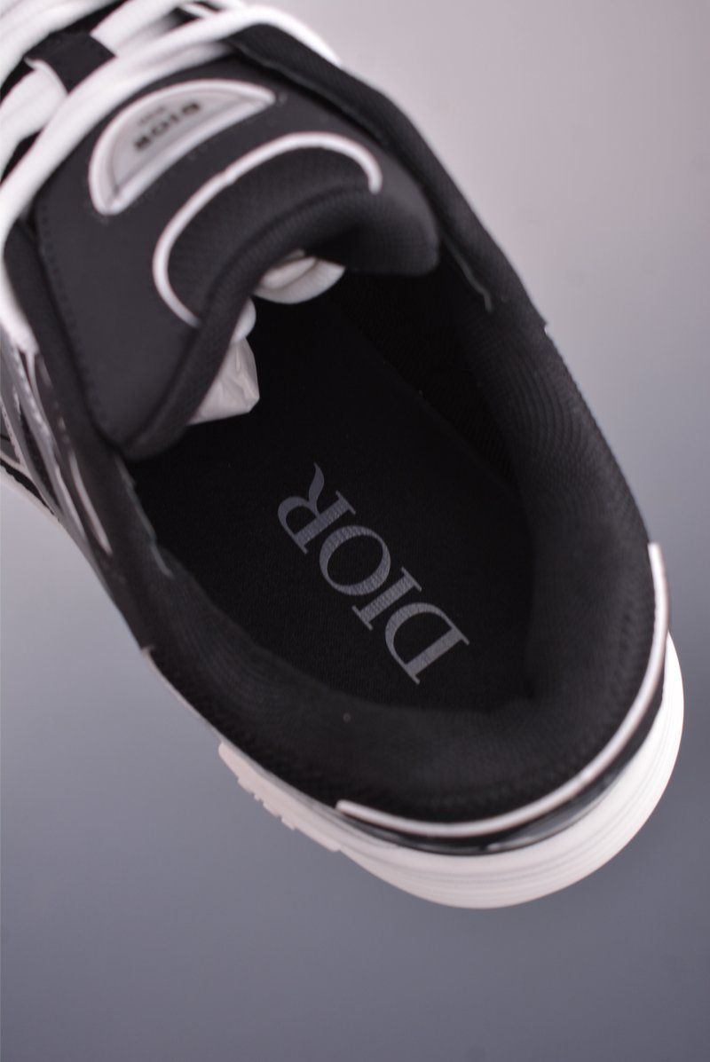 Dior B30 'Black / White' view